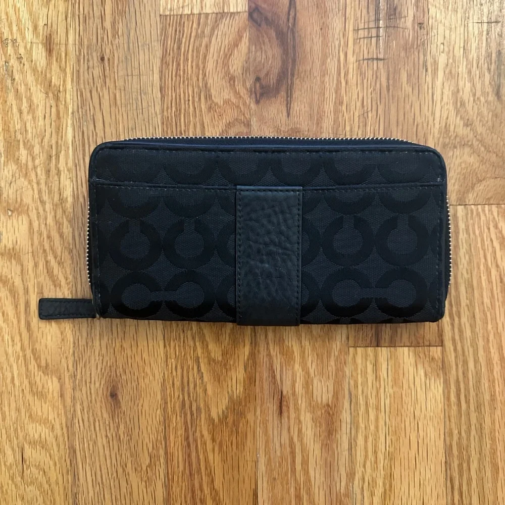 Coach sleek black